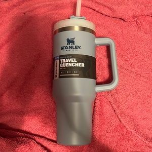 Stanley 40oz Travel Quencher